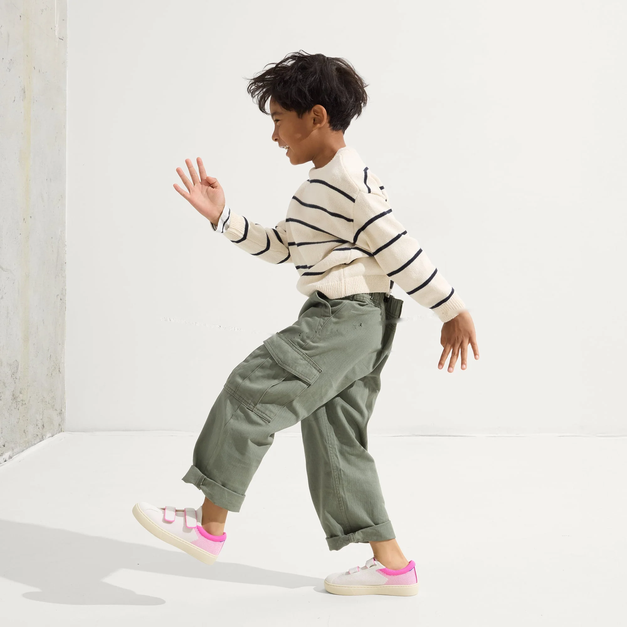 The Kids Strap Sneaker - Pink Taffy - Image 4