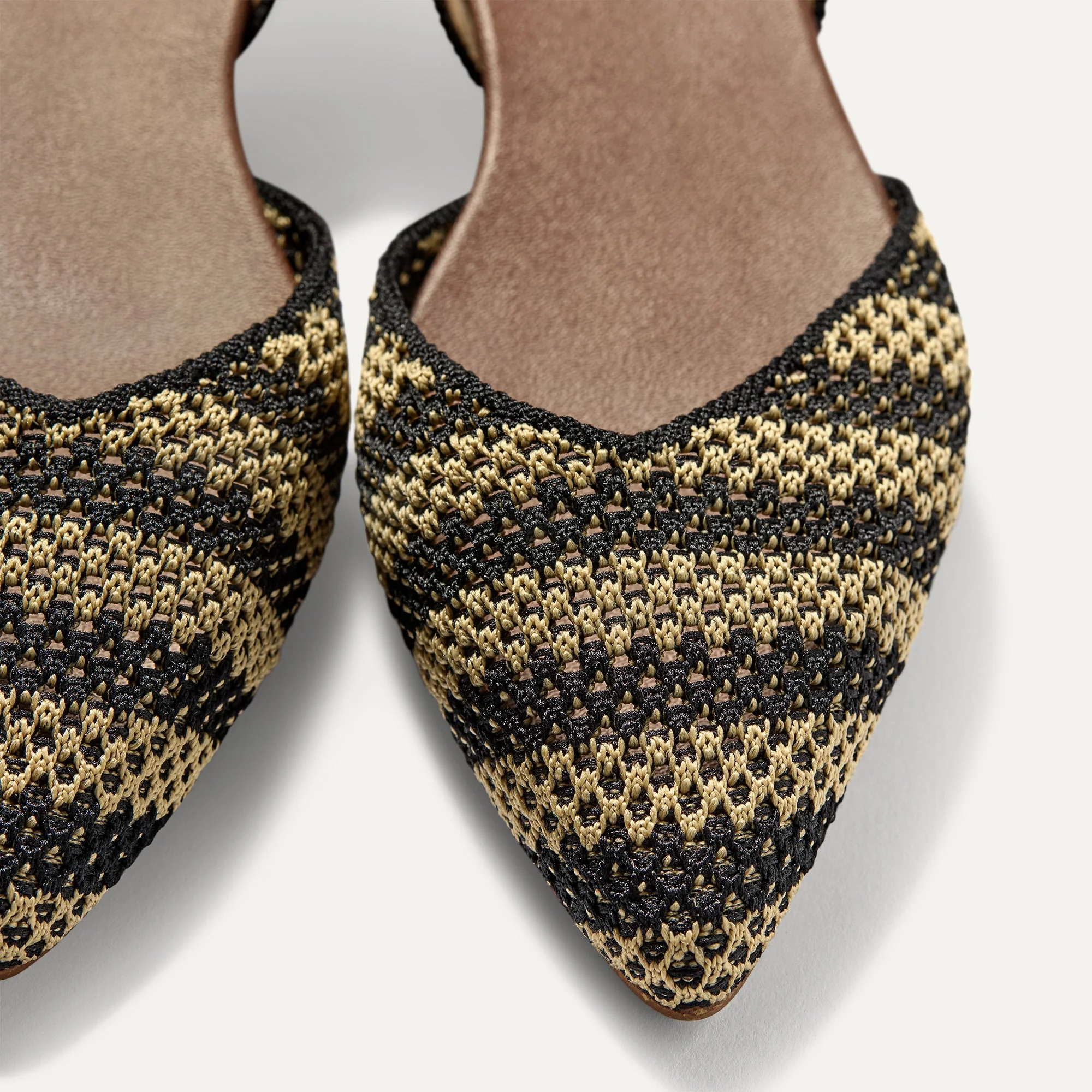 The D'Orsay Point - Shortbread Stripe - Image 4